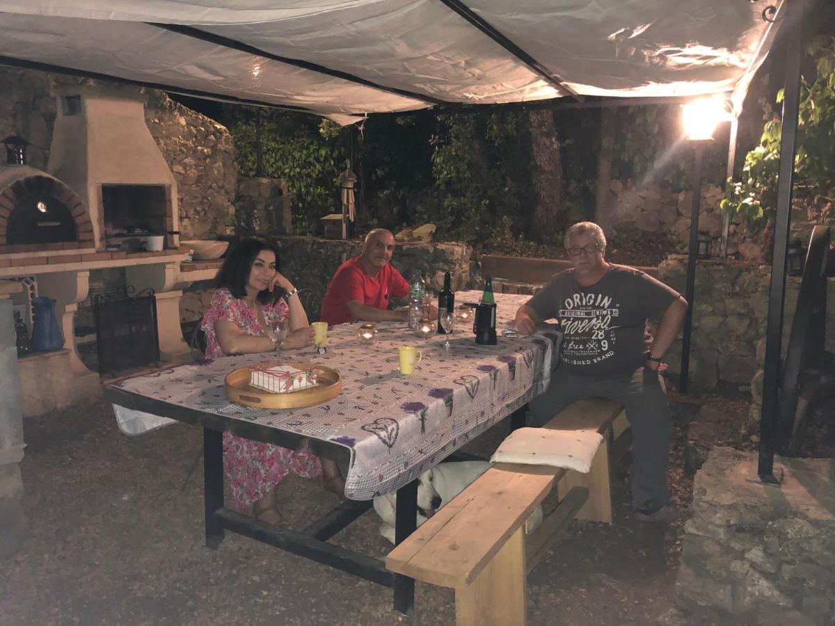 Bed and Breakfast Crazy Foxy Retreats Fox-Amphoux Exterior foto